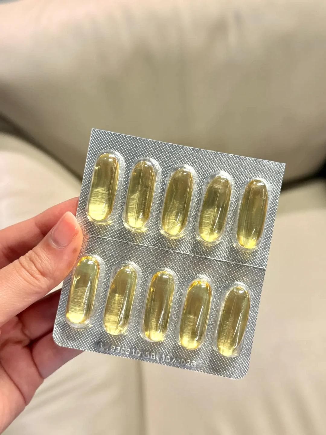 鱼油能否改善皮肤问题？真实体验与科学分析