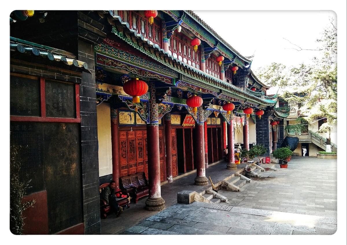 昆明晋宁盘龙寺旅游攻略：六百年古刹的文化魅力与自然风光