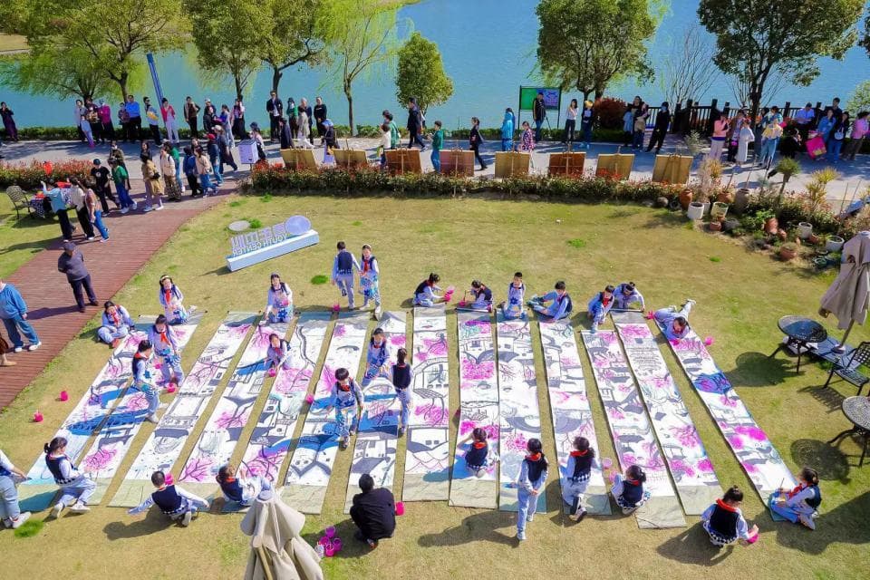 浦东六镇联动，花海、桃林、民宿、灯会、露营都在史上最长桃花节