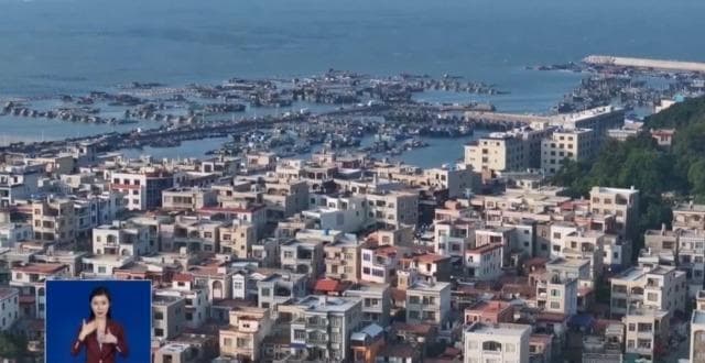 福建澳角村：渔民下海能捕鱼 上岸能写诗