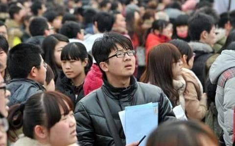 学历贬值时代，孩子拼命学习还有意义吗？你怎么看？