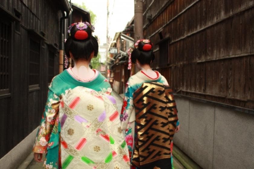 舞妓的历史：日本传统技艺中优雅舞妓的足迹
