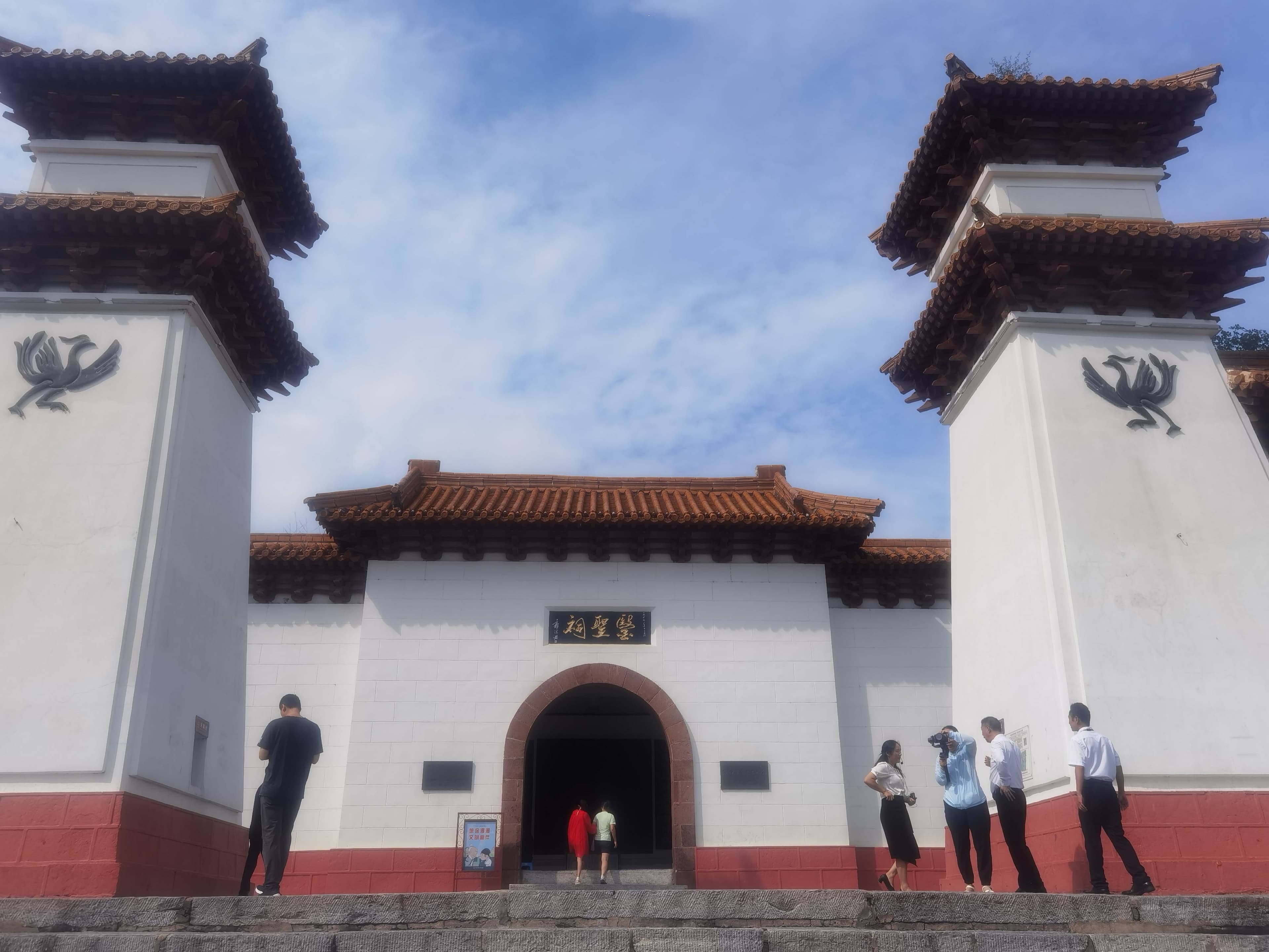 “何以中国 行走河南”——打造世界中医药文化地标之南阳医圣祠