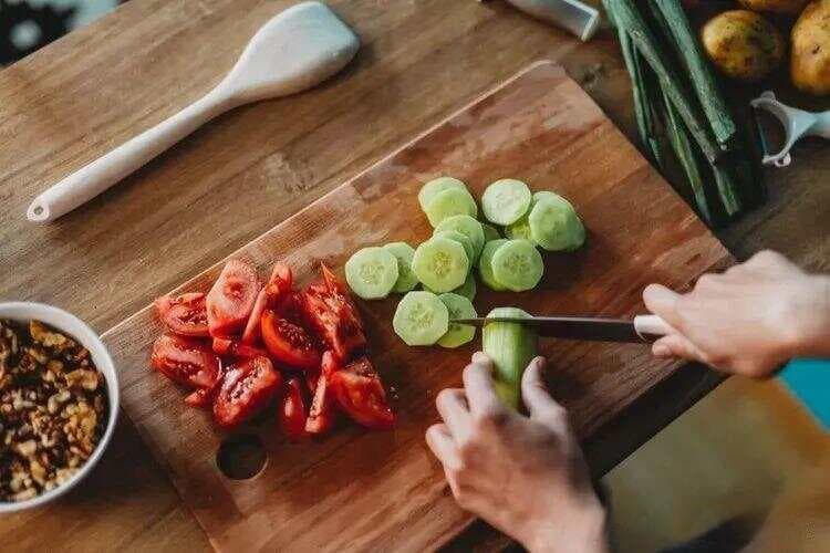 饮食指南：14种补水食物