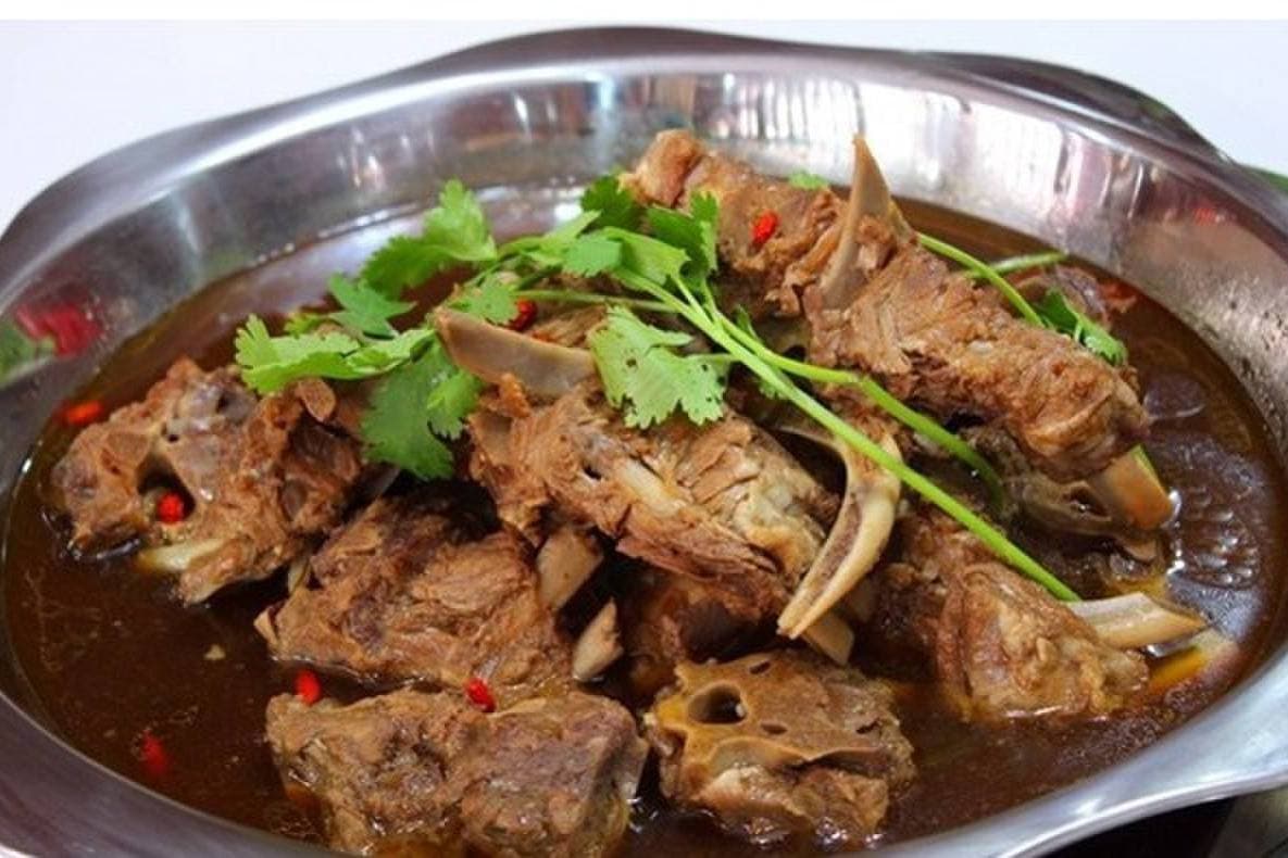 麻辣羊蝎子怎么做好吃（麻辣羊蝎子的正宗做法酥烂入味香辣过瘾）