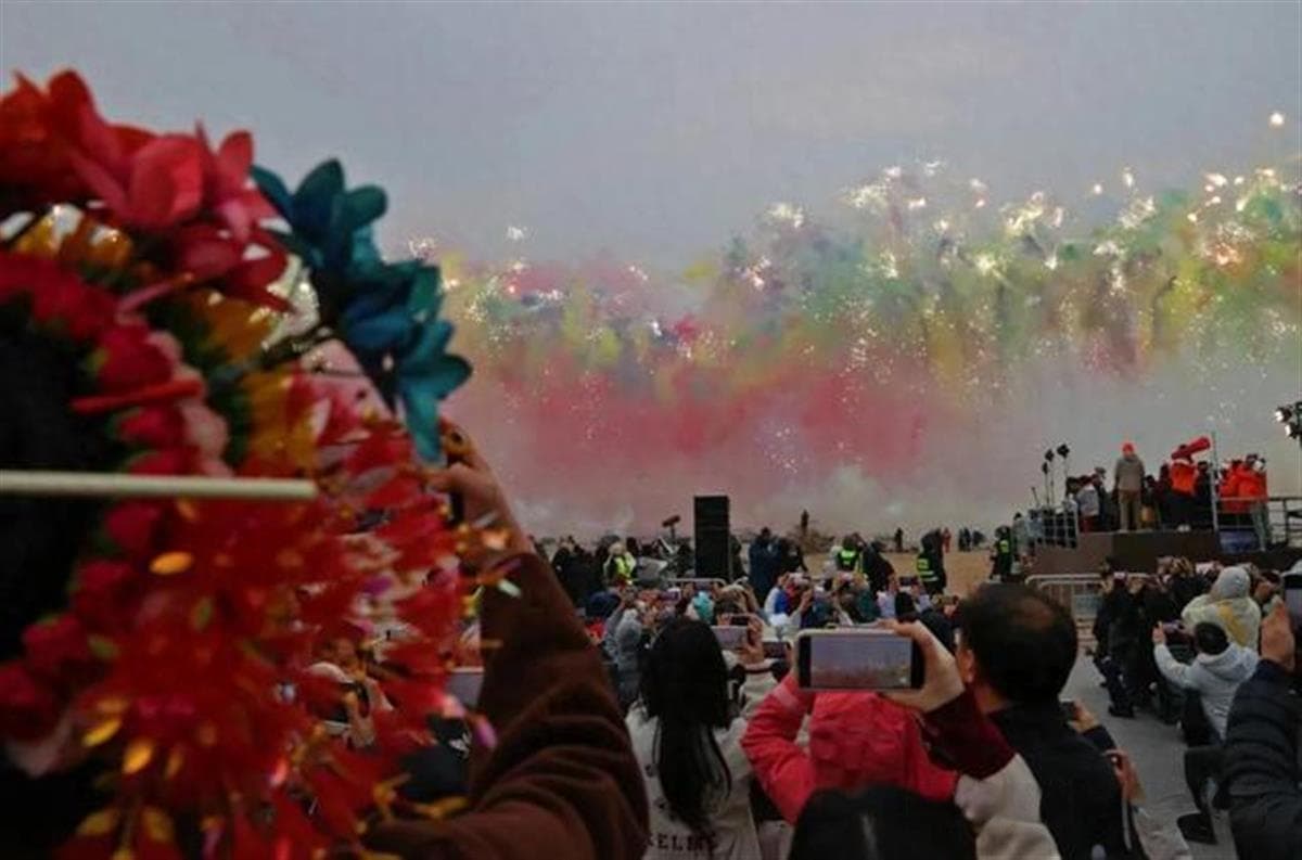 蔡国强无人机烟花秀事故：绚烂背后的公共安全隐忧