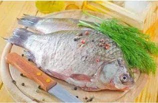 鱼肉去腥新方法：告别盐和料酒，这样做更美味！