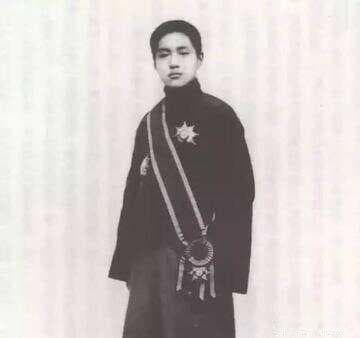 蒋介石败走台湾时，为何执意带走末代衍圣公，孔子后人有何遗秘？