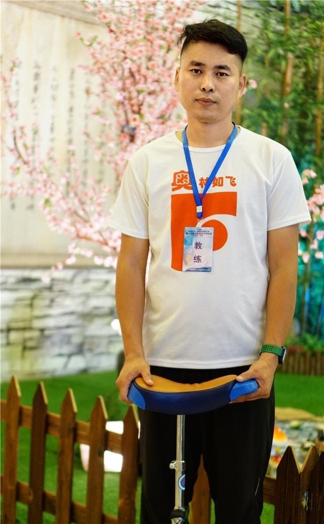 独轮车运动的魅力：从校园到赛场的蓬勃发展
