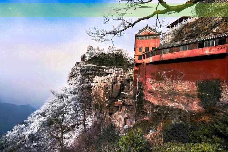 玩转云南：15个景点尽览春城花海与民族风情