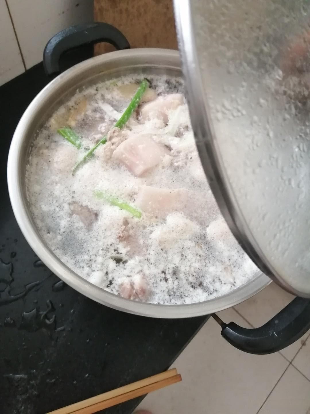 三步做出餐厅级红烧排骨：新手也能快速上手