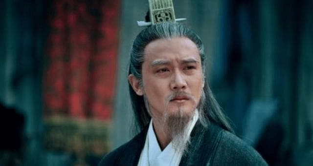 诸葛亮为何誓死效忠刘禅？因为这句话他不敢反，刘备临终最毒一计