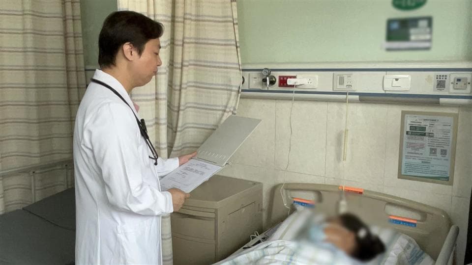 武汉大学中南医院完成湖北省首例胃转流支架置入手术，患者半年有望减重50斤