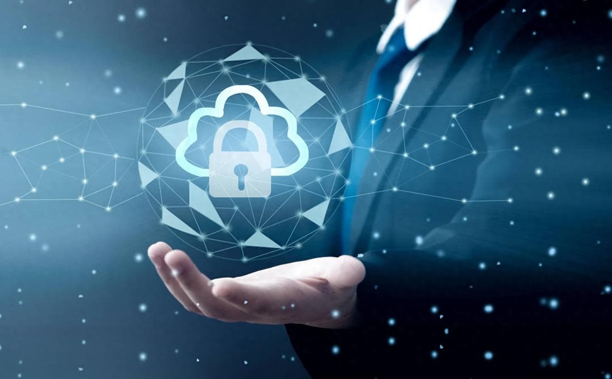 AI 如何提升网络安全？人工智能在提升网络安全中的应用与实践