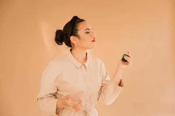 精油的神奇力量：如何通过芳香疗法提升情绪与心理健康