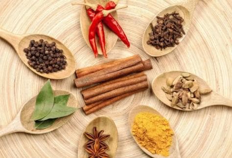 药膳同源：如何将药材融入日常饮食中？