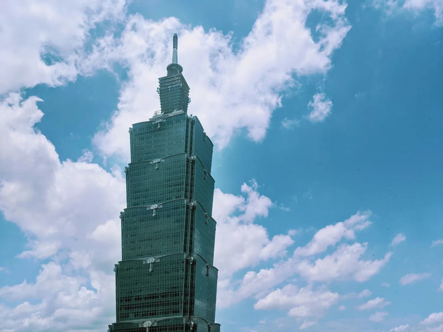 1983年台版中国地图中的台湾省：地理细节与历史意义