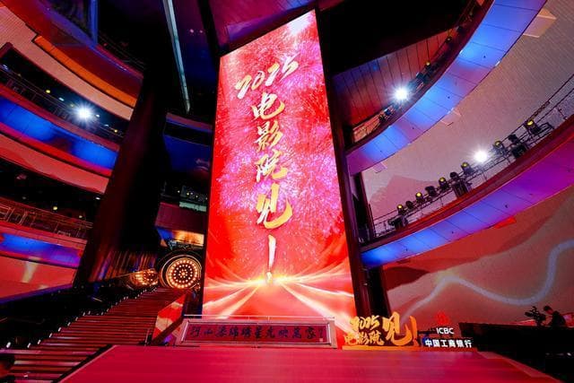 2025春节档六部大片齐聚发布会：宏大战争、探案奇幻、科幻冒险一应俱全