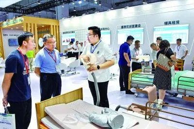 变“数字鸿沟”为“数字红利”——构建老年友好型数字社会步伐不断加快