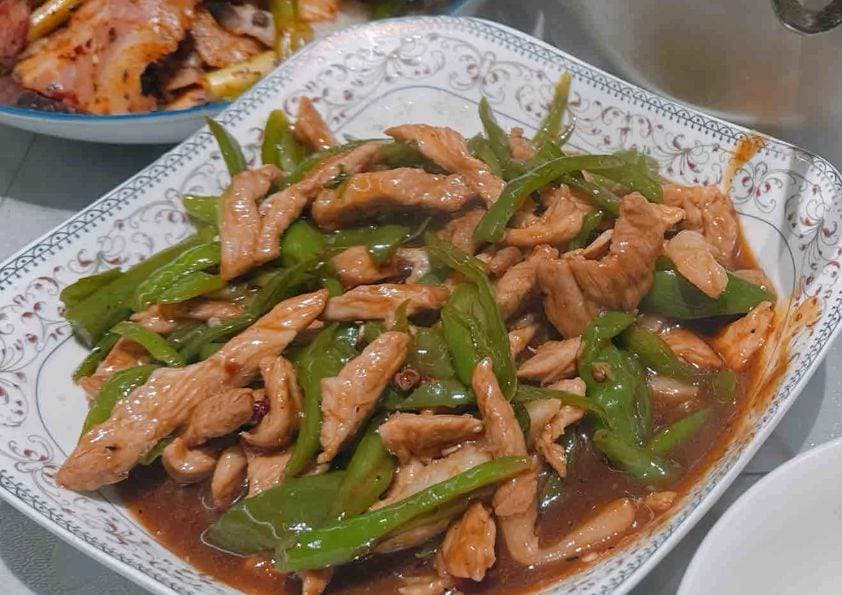 青椒肉丝制作指南：简单步骤，美味可口