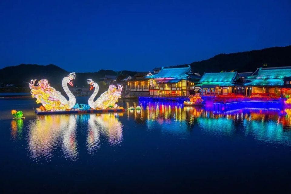 象山影视城开启唐宋奇妙夜：用影视IP点亮夜经济