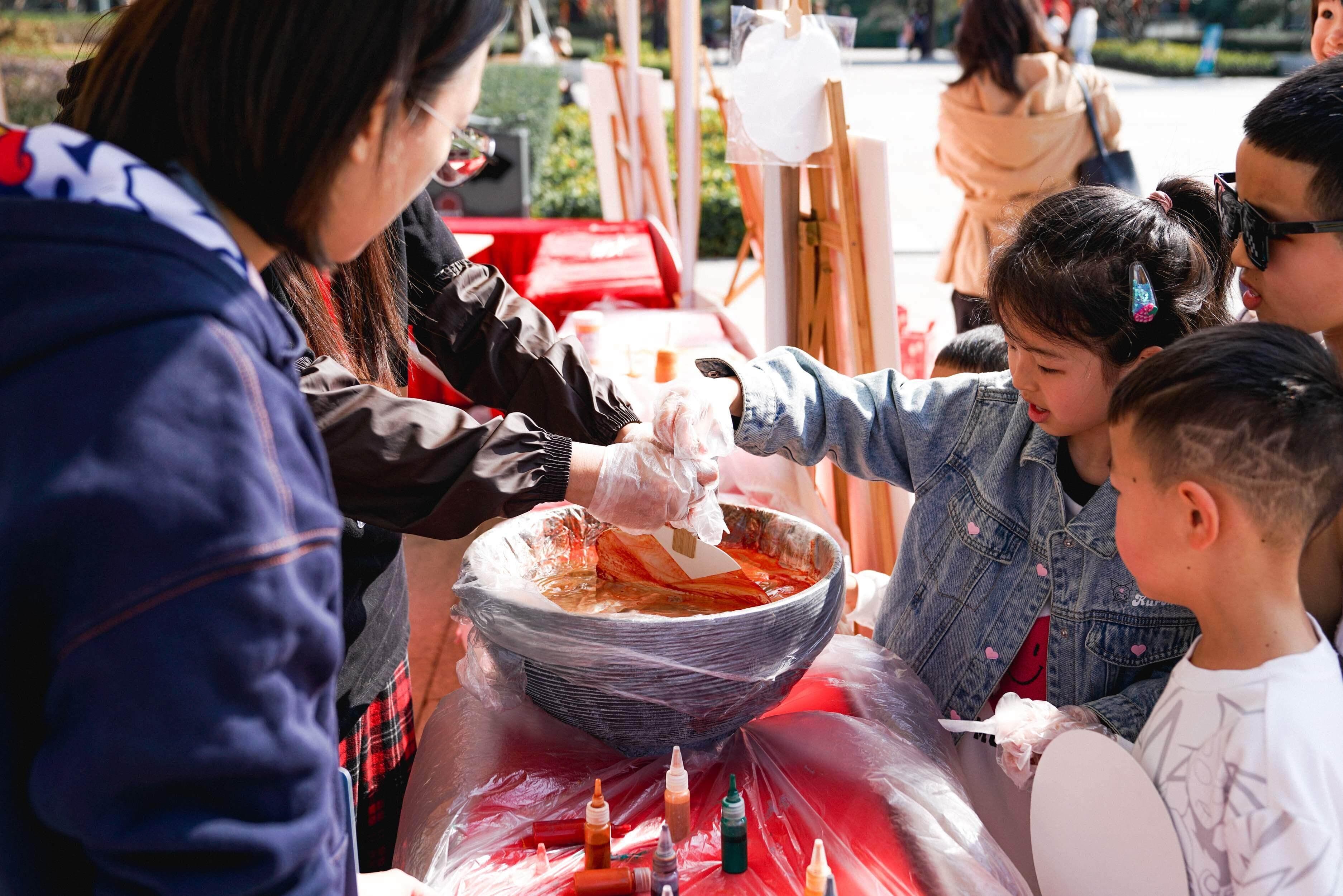 丰富非遗年俗活动上演！超370万人次游客假期第三天走进广东4A级及以上景区
