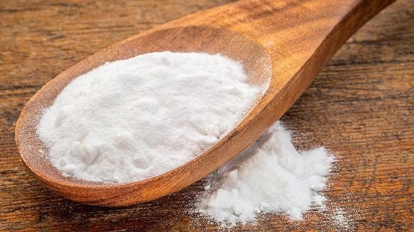 苏打粉的多种用途：清洁、烹饪与健康护理