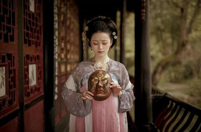“着汉家衣裳，兴礼仪之邦”：汉服背后传统文化的传承与复兴