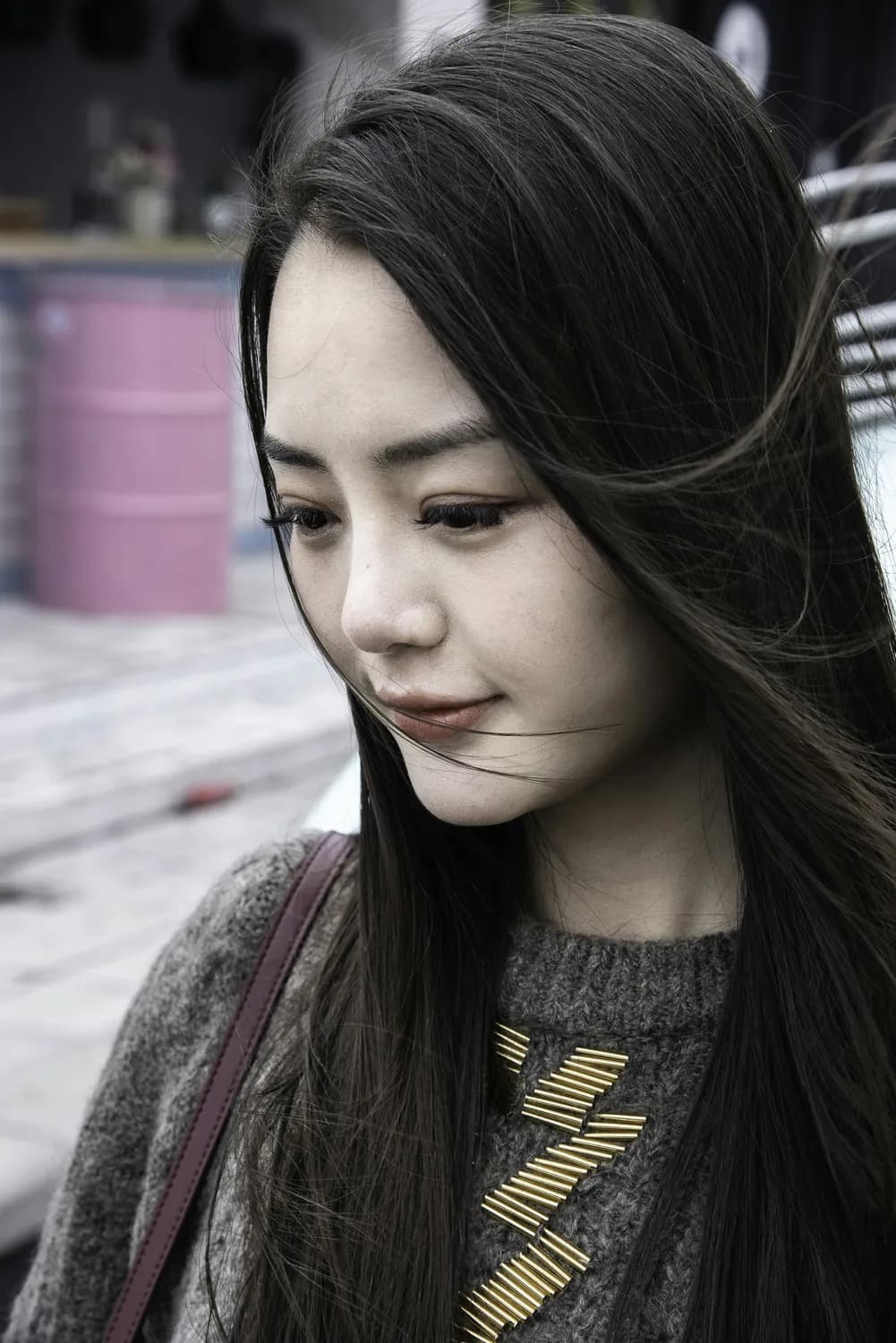 赵丽颖《在人间》定档3月，奇幻悬疑阵容豪华