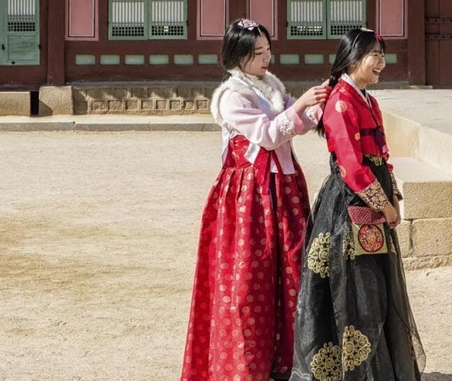 世界25种民族服装图鉴：从韩服到苏格兰裙
