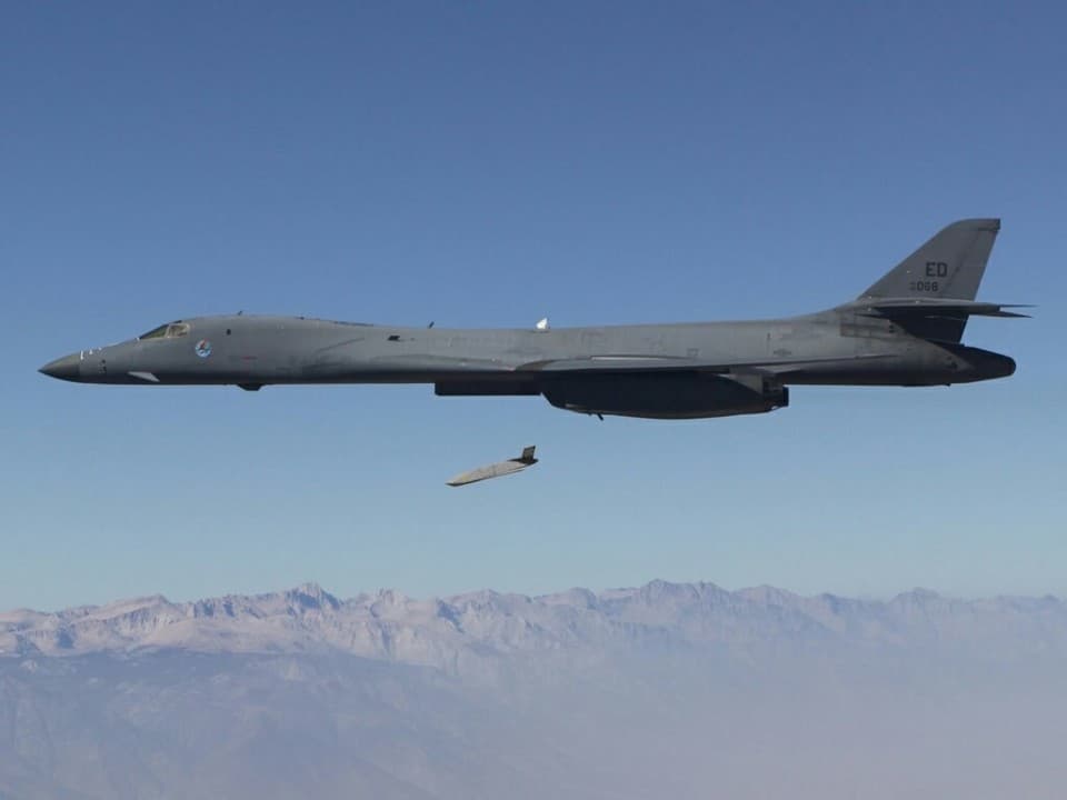 美国空军F-15E和F-15EX将集成AGM-158C远程反舰导弹 提高打击能力