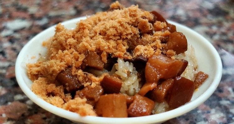 台南米糕制作大全：传统美食带你领略台南美食文化