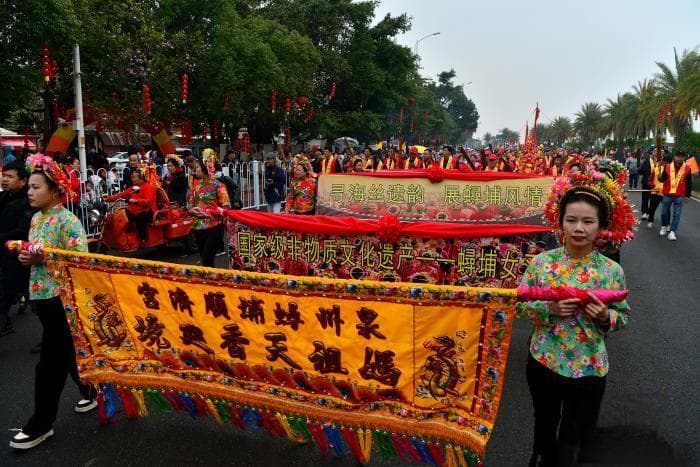 福建泉州蟳埔妈祖“天香巡境”：活态展示民俗文化