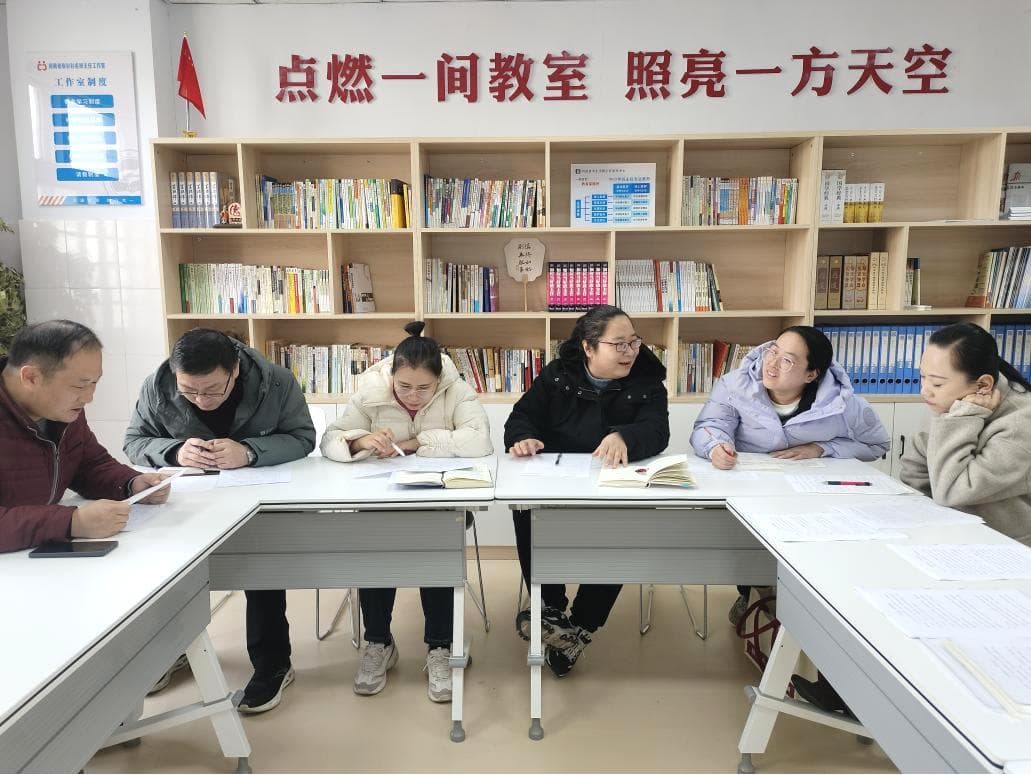 学生课堂纪律松散怎么办？这些老班有实着儿