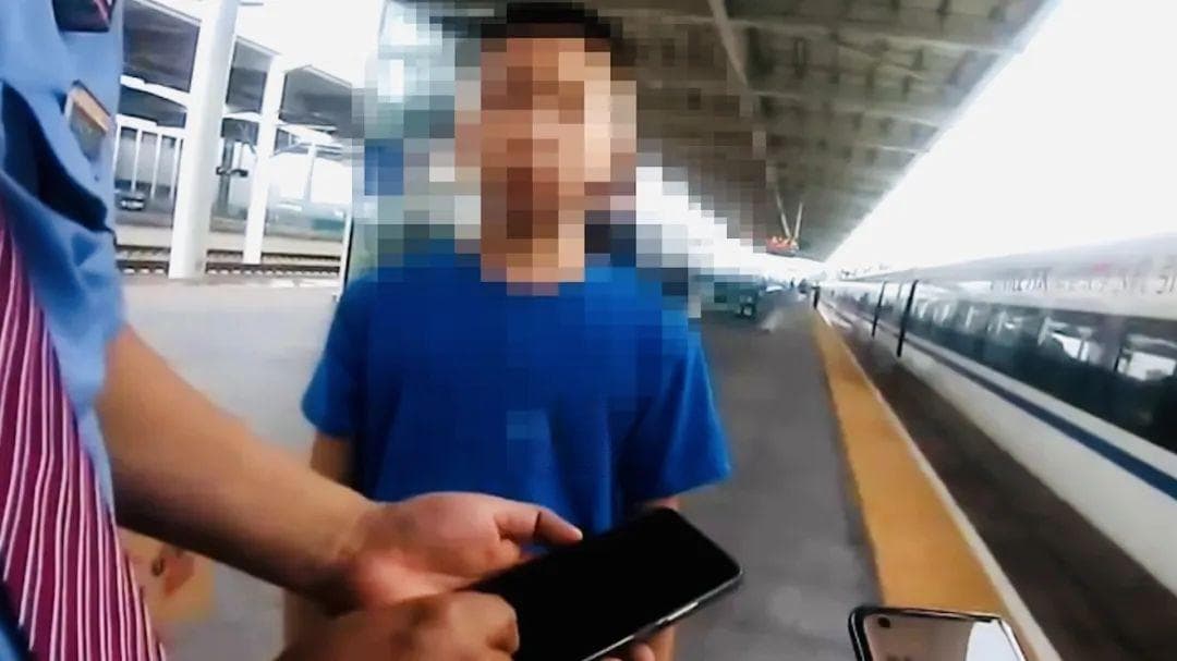 带孩子坐火车，要注意哪些安全事项？
