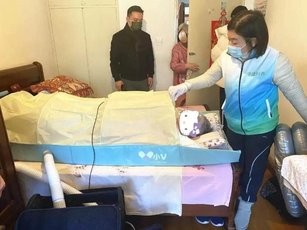 科技助浴解决高龄失能老人洗澡难题
