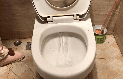 马桶冲水没有劲儿什么原因