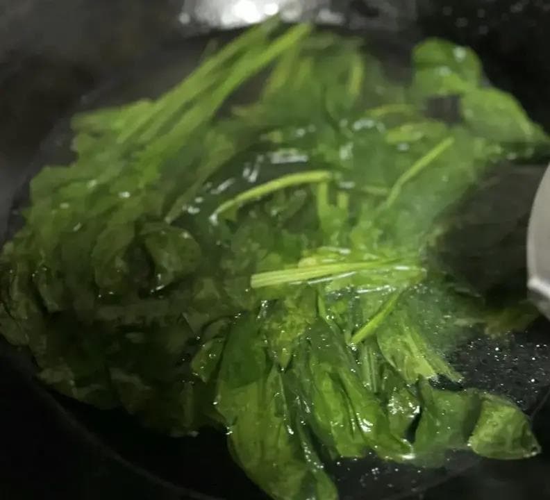 这样焯水，草酸、嘌呤去的快，尿酸高也能放心吃