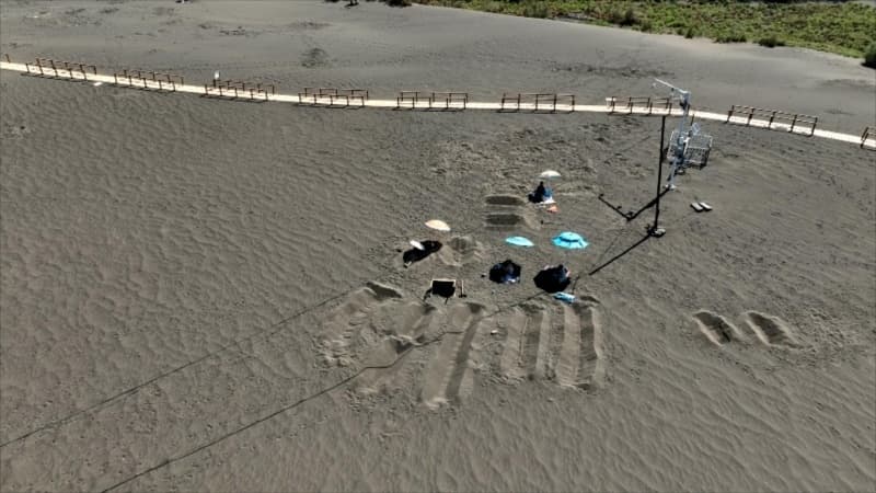 吐鲁番地表温度超80℃ “沙疗”打通你的“任督二脉”
