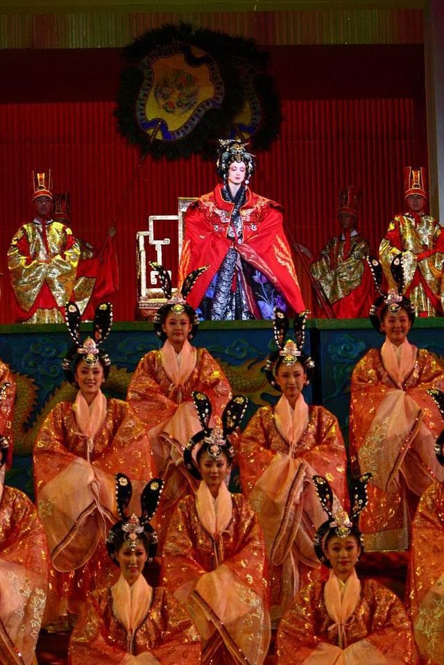 从皇位阴谋到文化寓言：“狸猫换太子”的前世今生
