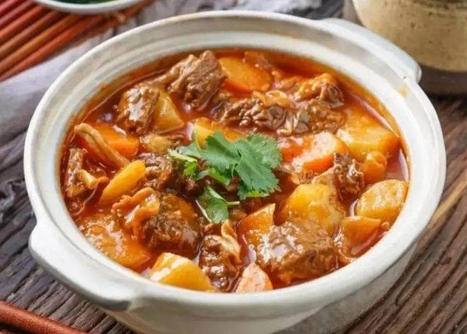 不管炖什么肉，最忌直接焯水！掌握5点，肉不柴不腥，软烂香浓