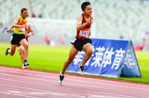 广东一小学生，百米跑出11秒63！