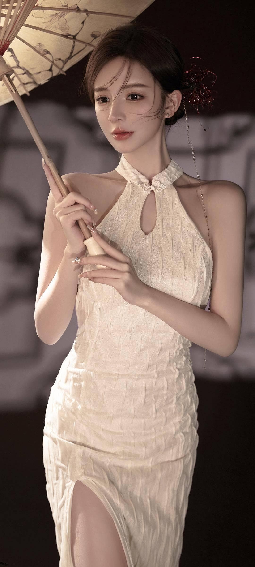 当东方旗袍邂逅现代美学，演绎别样风情