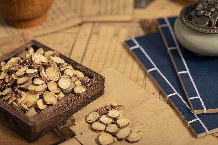 从中医视角看食疗：食物、健康与文化的深度融合