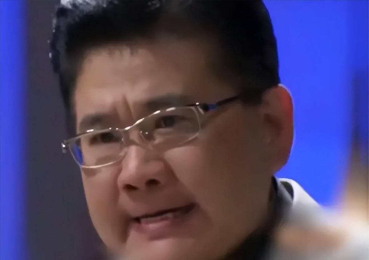 从毒舌到智者：曹可凡的主持人生涯