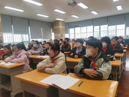 让心理委员做同学心灵成长的陪伴者