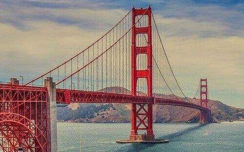 金门大桥：旧金山的地标性建筑