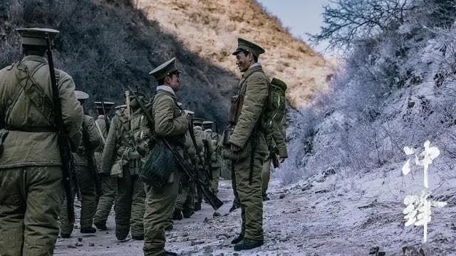 志愿军戴大檐帽？美军步坦协同？还原第9兵团和杨根思的佳作上映