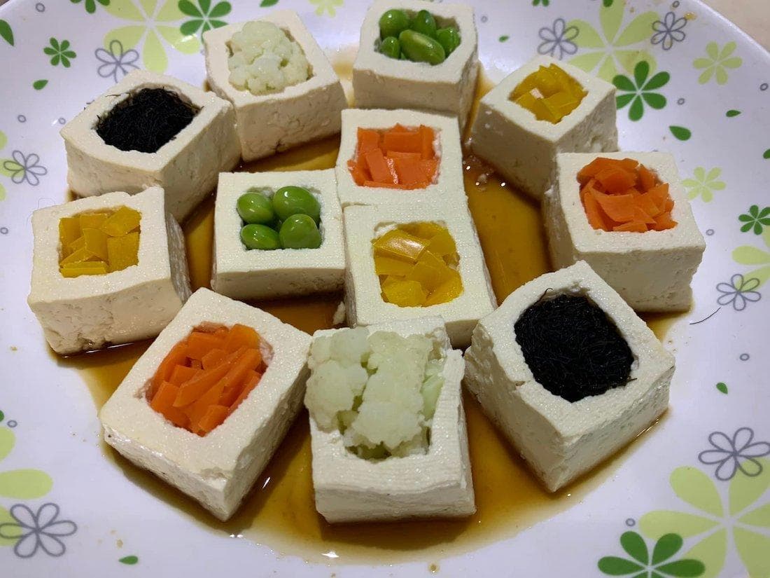 一家老少都能吃的简单年菜食谱，用通用设计餐餐饮打造温馨团聚饭