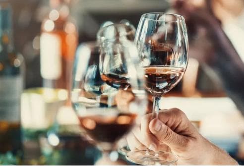 餐酒搭配三大准则：味觉协调、浓郁度匹配和风味选择